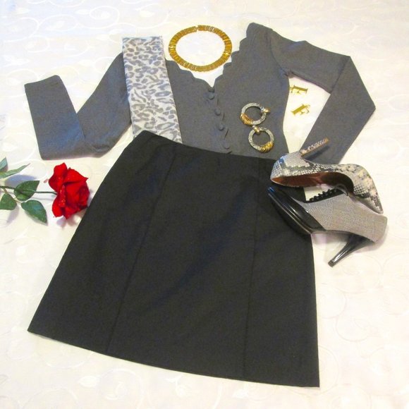 GIANNI PETITE BLACK LINED SKIRT - Picture 9 of 14